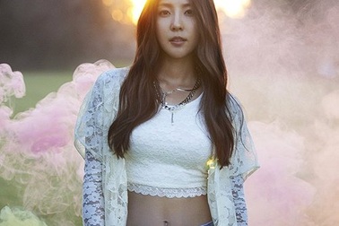 “Nữ hoàng Kpop” BoA kỷ niệm 15 năm ca hát