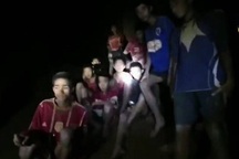 Cách đội bóng Thái Lan cầm cự sau 9 ngày mắc kẹt trong hang tối