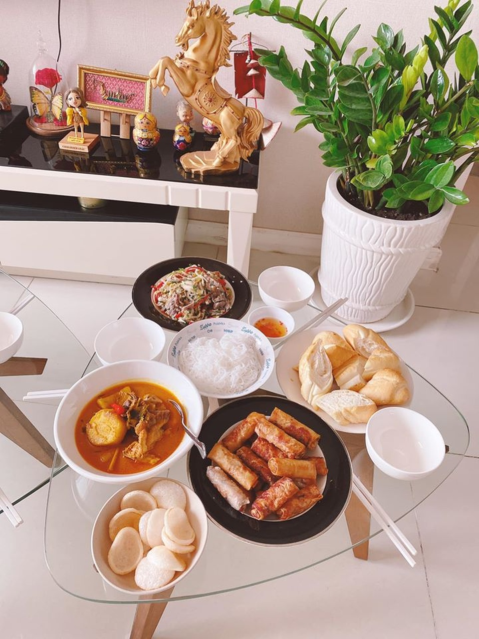 Diễm My 9X trải lòng trong ngày giỗ đầu của Mẹ - 2 Diễm My 9X trải lòng trong ngày giỗ đầu của Mẹ - 2
