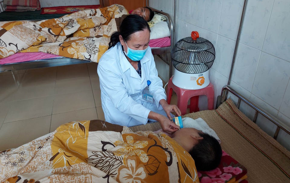 Chuyện cảm động về người phụ nữ hơn 20 năm chăm sóc bệnh nhân da cam - 2 Chuyện cảm động về người phụ nữ hơn 20 năm chăm sóc bệnh nhân da cam - 2