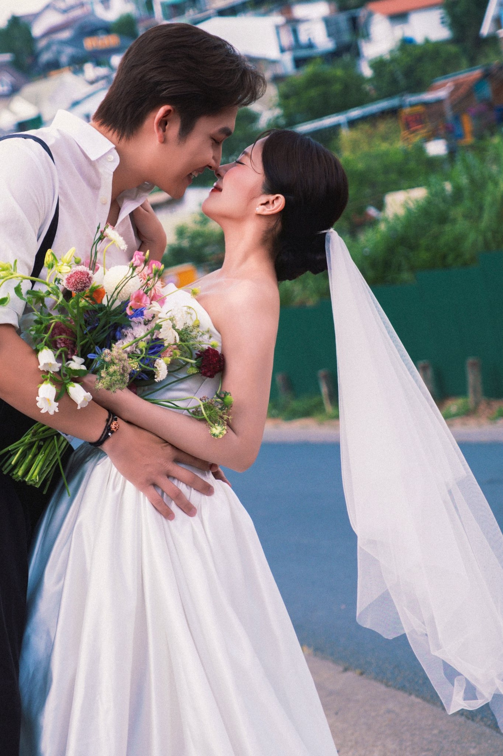 Ảnh cưới của Đình Tú - Ngọc Huyền được khen tuyệt đối điện ảnh - 10 Ảnh cưới của Đình Tú - Ngọc Huyền được khen tuyệt đối điện ảnh - 10
