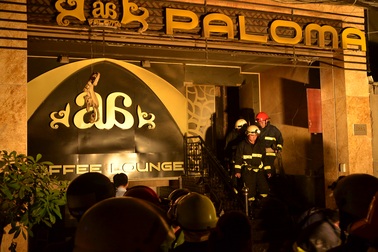 Cháy quán cà phê mới khai trương, 6 người thoát nạn