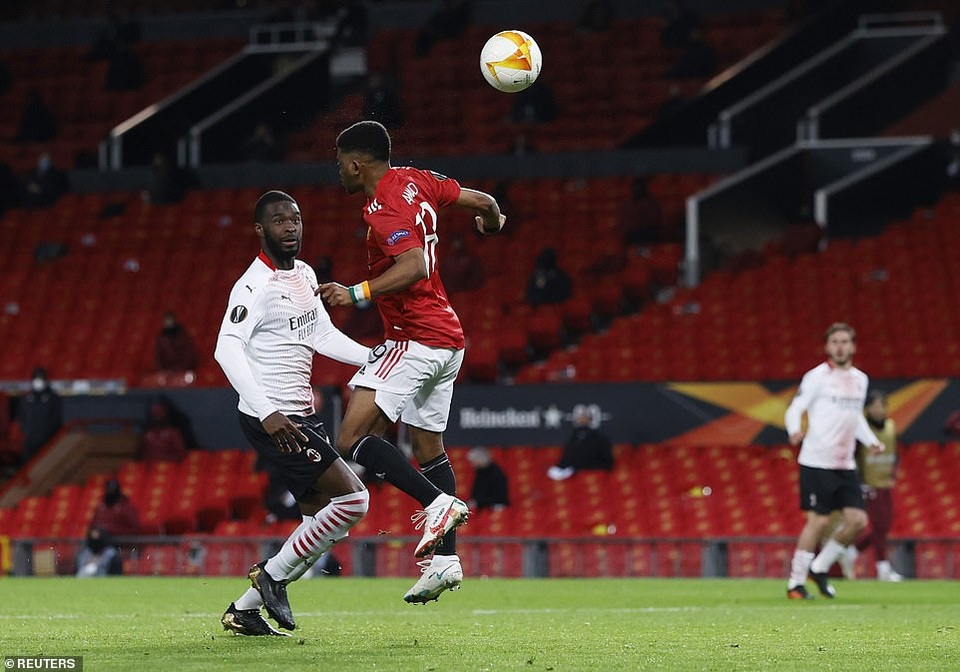Man Utd ôm nỗi đau phút cuối trước AC Milan, Arsenal thắng dễ dàng - 1 Man Utd ôm nỗi đau phút cuối trước AC Milan, Arsenal thắng dễ dàng - 1