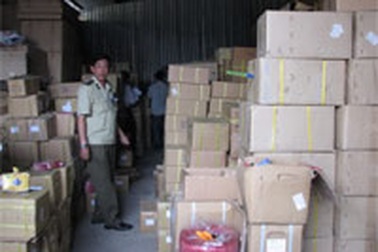 Hàng chục tấn hàng nhập khẩu vi phạm về nhãn mác
