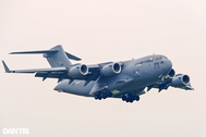 2 máy bay vận tải hạng nặng C-17 của Mỹ hạ cánh liên tiếp tại Nội Bài