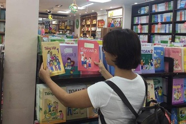 Bộ Giáo dục lên tiếng về tình trạng "hết" sách giáo khoa lớp đầu cấp 2018