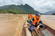 Tìm kiếm người phụ nữ ở Thanh Hóa bị nước lũ cuốn mất tích