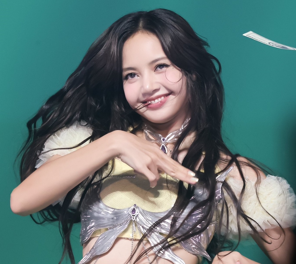Lisa (Blackpink) bí mật đến TPHCM, đi mua sắm ở quận 1? - 2 Lisa (Blackpink) bí mật đến TPHCM, đi mua sắm ở quận 1? - 2
