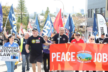 2.000 người biểu tình phản đối căn cứ tàu ngầm hạt nhân tại Australia