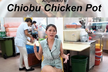 Quán lẩu gà hút khách nhờ cô chủ người mẫu