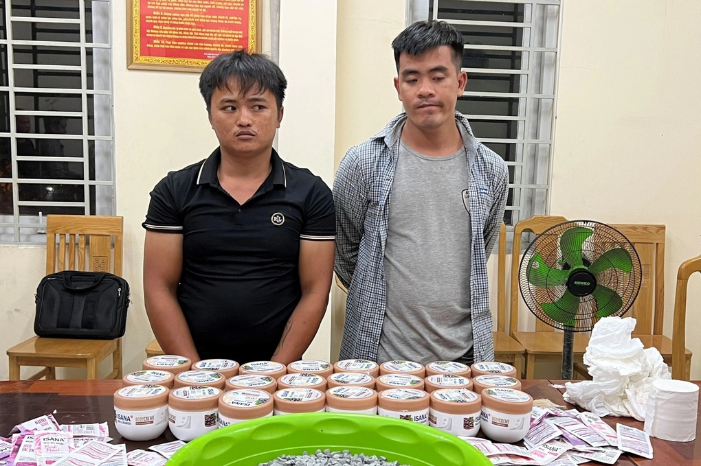 Tuồn 17.000 viên ma túy ngụy trang trong kem dưỡng da vào Việt Nam - 1 Tuồn 17.000 viên ma túy ngụy trang trong kem dưỡng da vào Việt Nam - 1