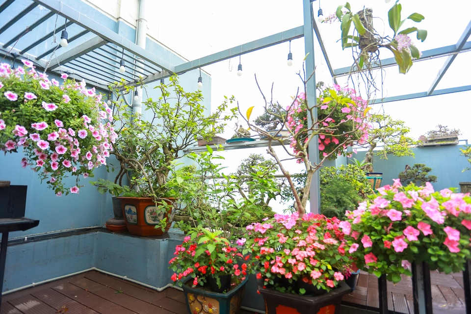 Choáng ngợp căn penthouse với sân vườn ngập cây xanh của doanh nhân Hà Nội - 3 Choáng ngợp căn penthouse với sân vườn ngập cây xanh của doanh nhân Hà Nội - 3