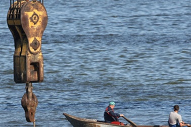 Nga chuẩn bị trục vớt tàu chìm trên sông Volga