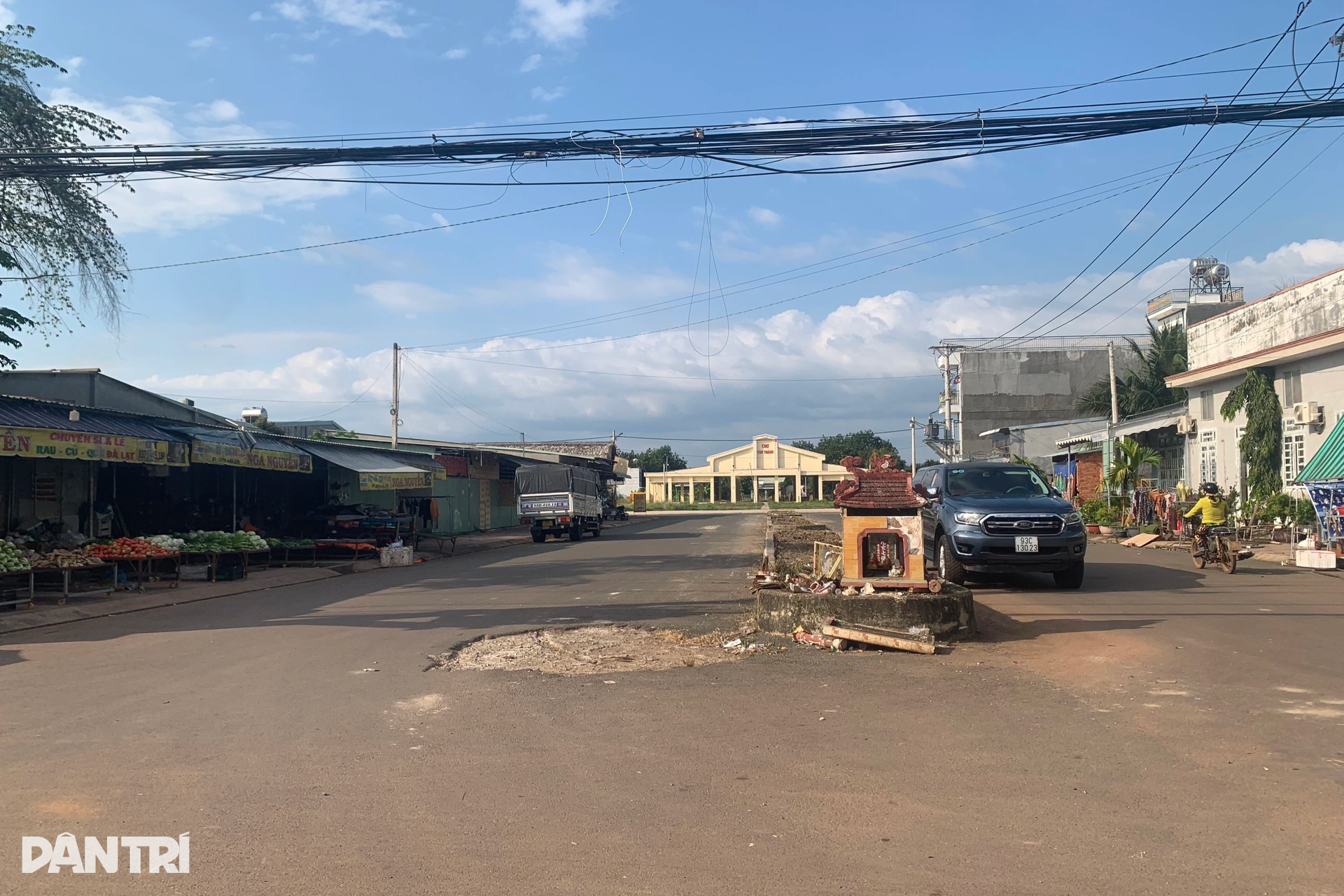 Chợ tiền tỷ bỏ hoang sau hơn 1 năm khánh thành - 4 Chợ tiền tỷ bỏ hoang sau hơn 1 năm khánh thành - 4