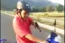 Phó phòng Nông nghiệp rút súng dọa dân: Súng đồ chơi giá 300 nghìn đồng?