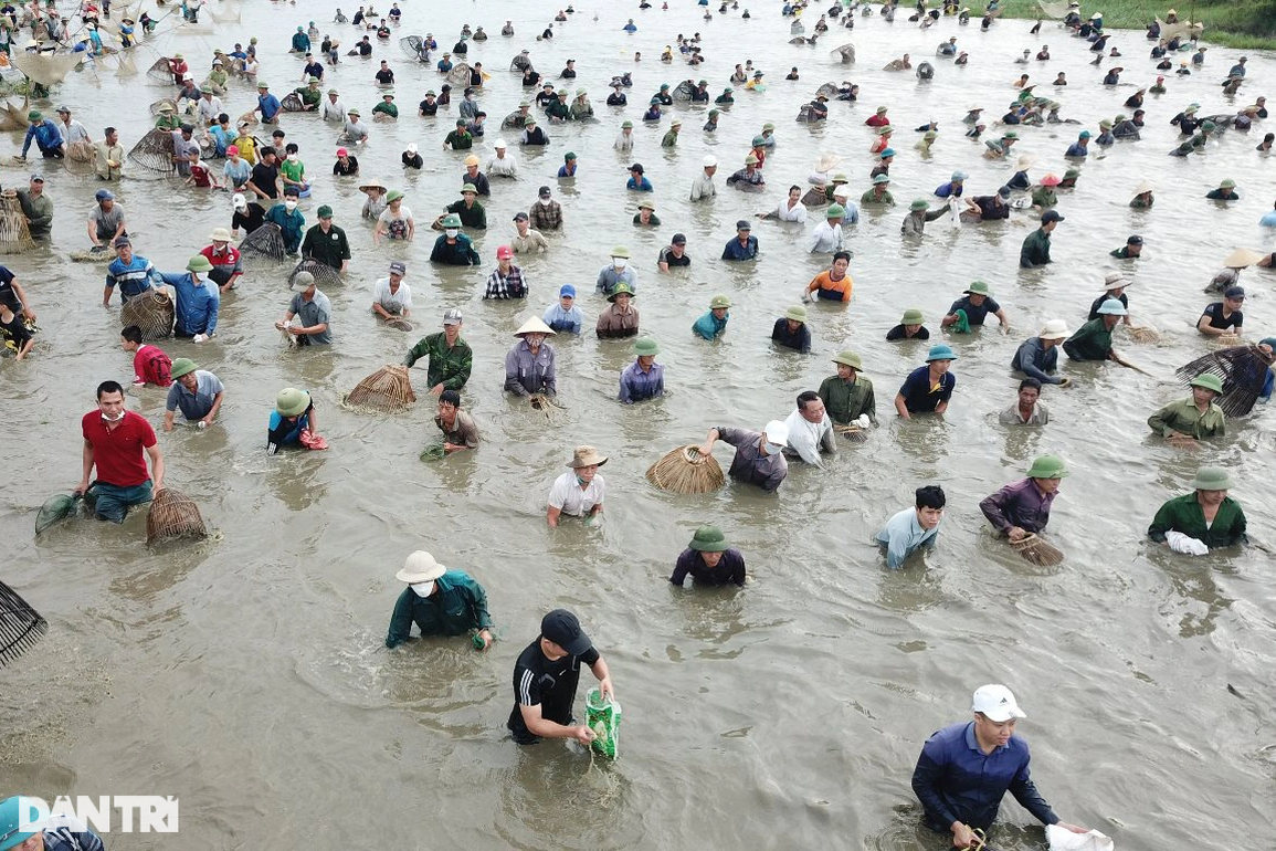 Độc đáo hàng nghìn nơm thủ lao xuống hồ đánh cá, tìm vận may ở Hà Tĩnh - 6 Độc đáo hàng nghìn nơm thủ lao xuống hồ đánh cá, tìm vận may ở Hà Tĩnh - 6