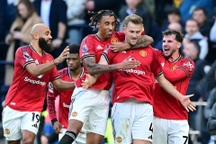 Phút bù giờ kỳ diệu, Man Utd hòa 2-2 trên sân Tottenham