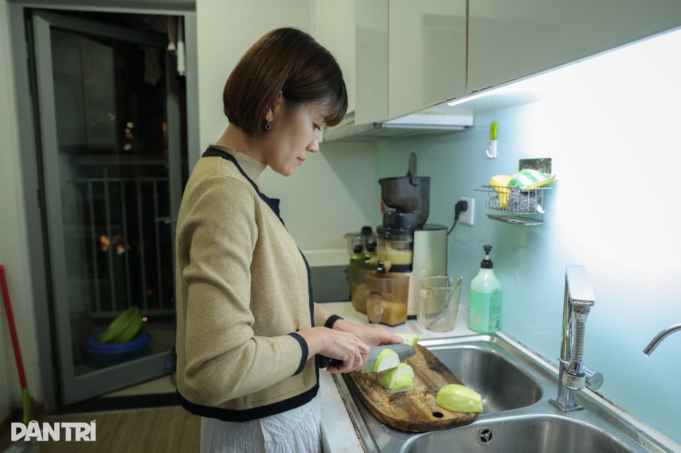 Nhân viên văn phòng ở Hà Nội sáng 4h dậy bán xôi, 8h đến công ty làm việc - 5