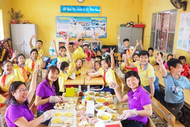 Mondelez Kinh Đô triển khai dự án “Vui tới trường”