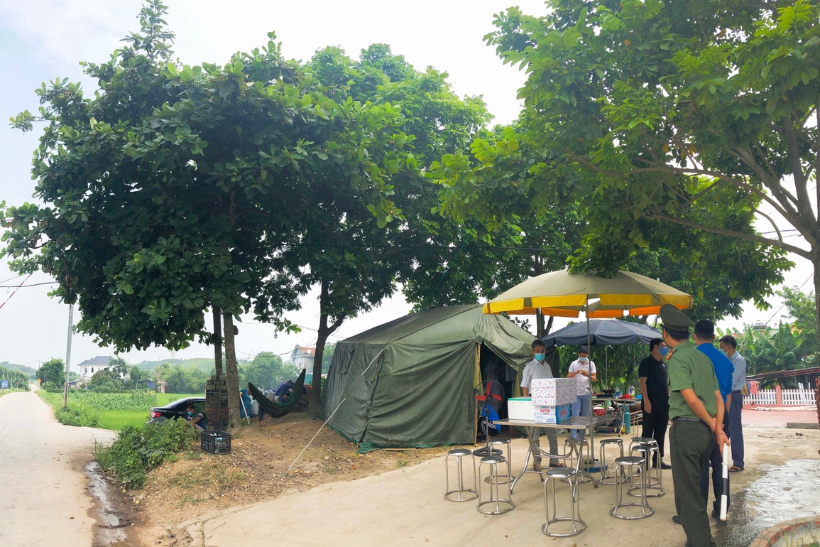 Tuyên Quang tạm dừng hoạt động 5 chốt kiểm dịch ở cửa ngõ ra vào tỉnh - 1 Tuyên Quang tạm dừng hoạt động 5 chốt kiểm dịch ở cửa ngõ ra vào tỉnh - 1