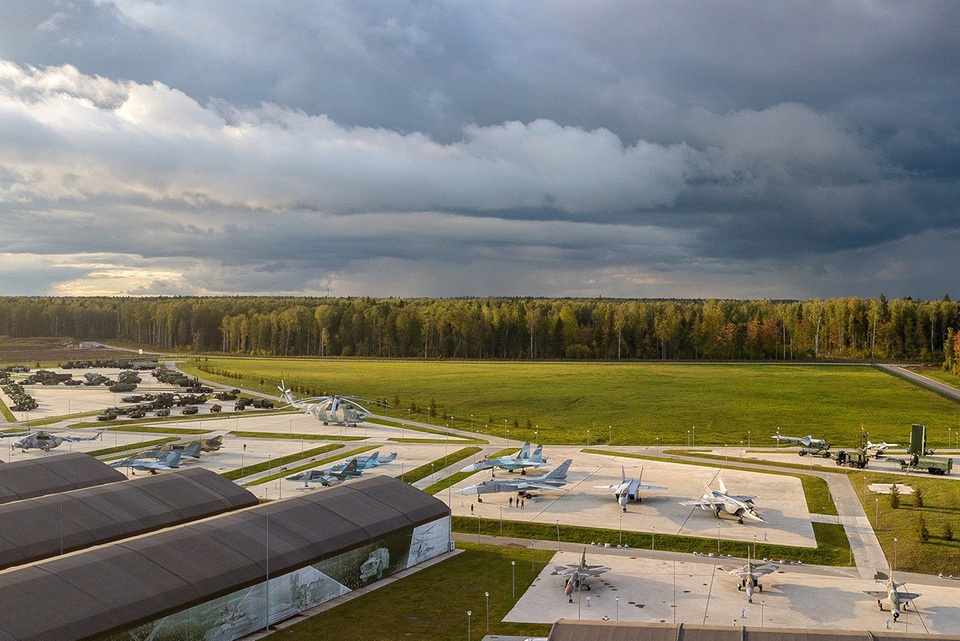 Choáng ngợp dàn khí tài quân sự khủng trong công viên Ái quốc của Nga - 4 Choáng ngợp dàn khí tài quân sự khủng trong công viên Ái quốc của Nga - 4