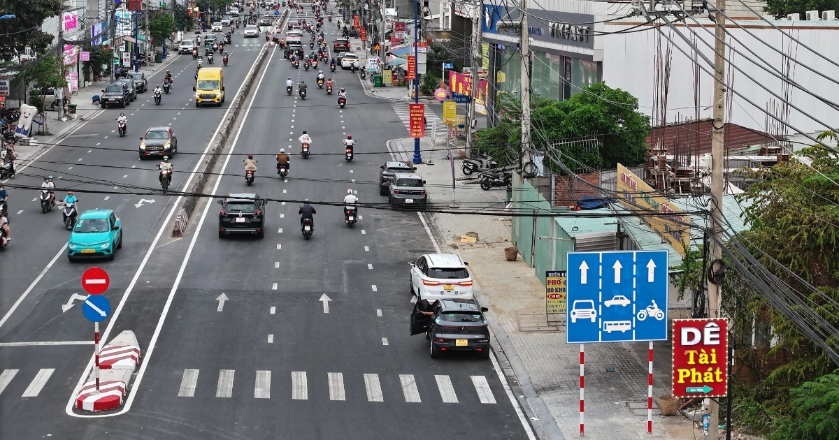 Biển báo sai quy chuẩn ở TPHCM khiến tài xế bối rối