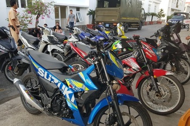 Gần 90 đối tượng tụ tập, đua xe và cổ vũ đua xe trái phép