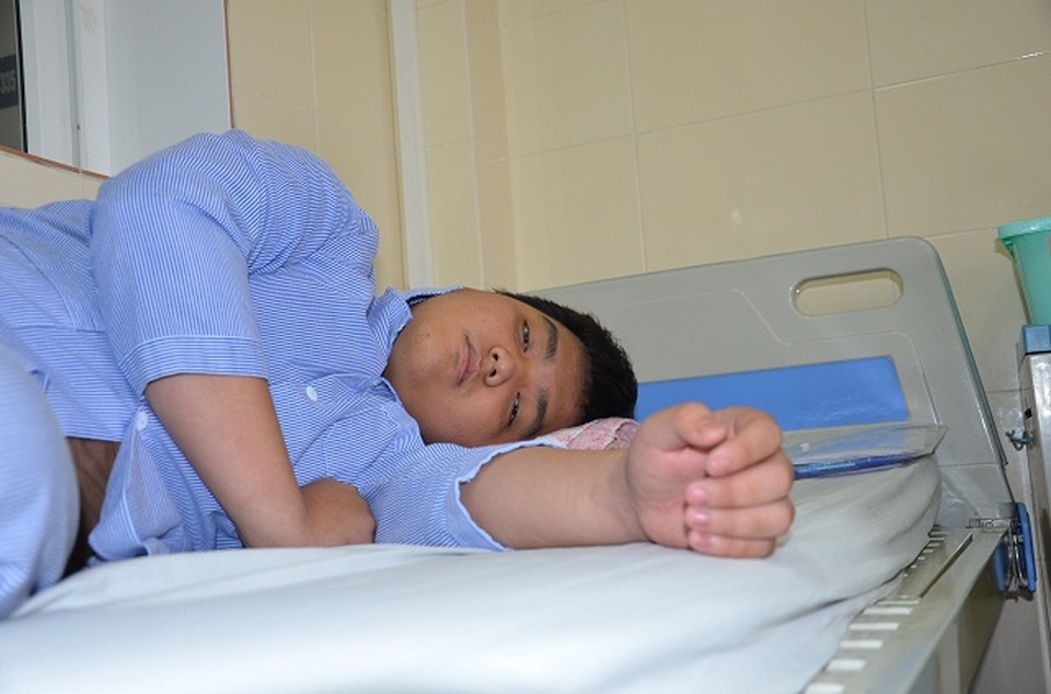 Cậu học trò nghèo nhiều lần bỏ viện được bạn đọc giúp đỡ hơn 92 triệu đồng - 1 Cậu học trò nghèo nhiều lần bỏ viện được bạn đọc giúp đỡ hơn 92 triệu đồng - 1