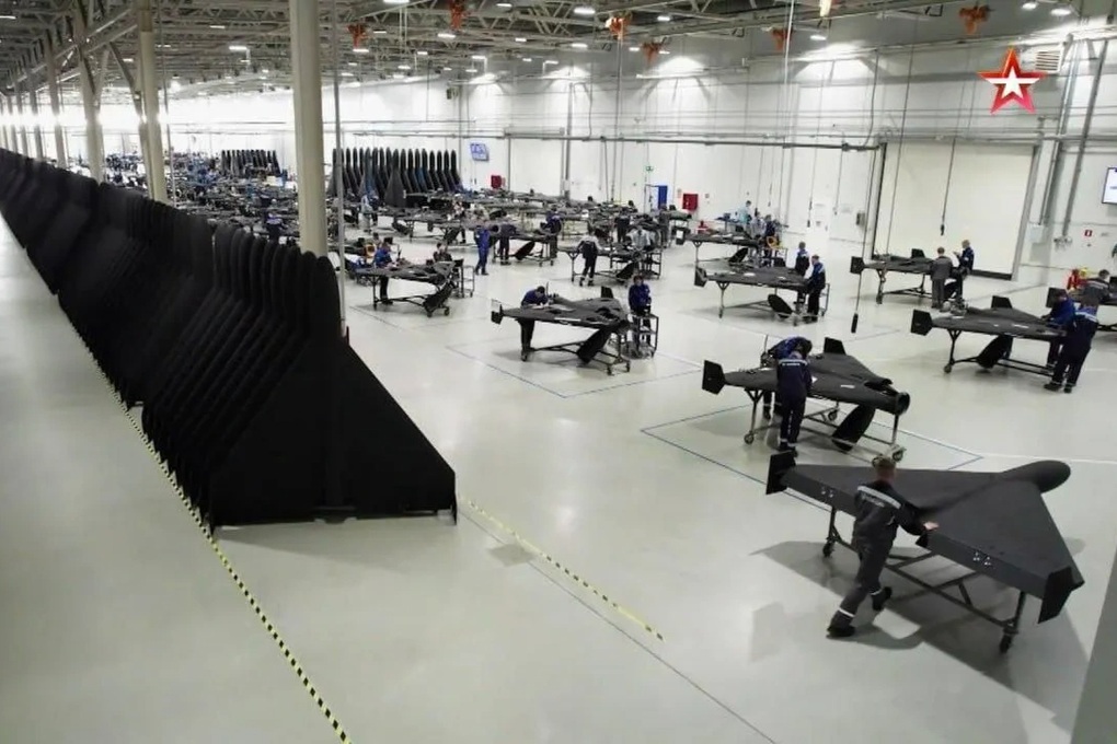 Bên trong nhà máy chế tạo UAV lớn nhất thế giới của Nga - 2 Bên trong nhà máy chế tạo UAV lớn nhất thế giới của Nga - 2