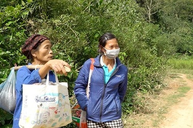 Kì lạ nghề nhặt phân "vua"