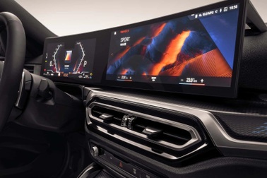 Người dùng ô tô vẫn thích dùng núm chỉnh âm vật lý: Có dữ liệu chứng minh