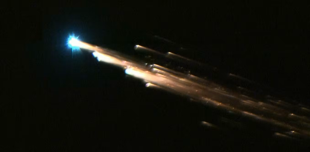 SpaceX gây lo ngại cho môi trường vì tiêu hủy gần 500 vệ tinh trong 6 tháng - 1 SpaceX gây lo ngại cho môi trường vì tiêu hủy gần 500 vệ tinh trong 6 tháng - 1
