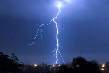 Nữ sinh lớp 7 bị sét đánh tử vong khi đi chăn bò