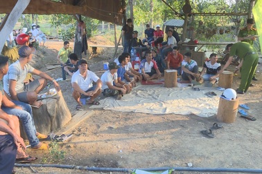 Triệt phá ổ đánh bạc quy mô lớn chiều mùng 3 Tết