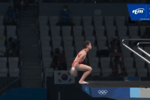 Ngả mũ với màn nhảy cầu đẹp mắt, hoàn hảo tuyệt đối của bé gái Trung Quốc