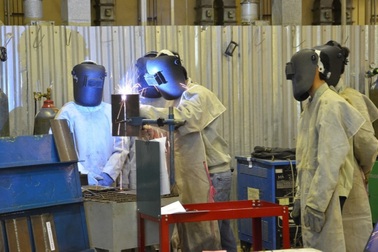 Quảng Ngãi: Tăng cường giải quyết việc làm, giảm số lao động ly hương