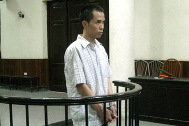 Người chồng vô nhân tính tẩm xăng đốt vợ