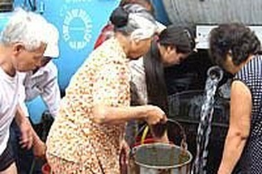 Hà Nội: Sẽ cấp nước sạch bằng xe téc cho các khu vực ngập lụt  