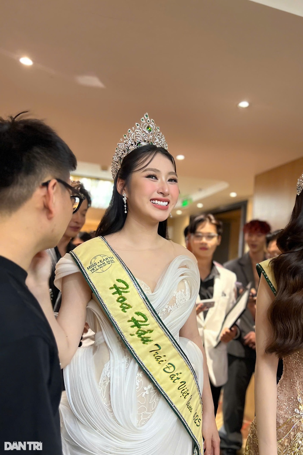 Tân Hoa hậu Trái đất Việt Nam không được cử đi thi quốc tế - 2 Tân Hoa hậu Trái đất Việt Nam không được cử đi thi quốc tế - 2