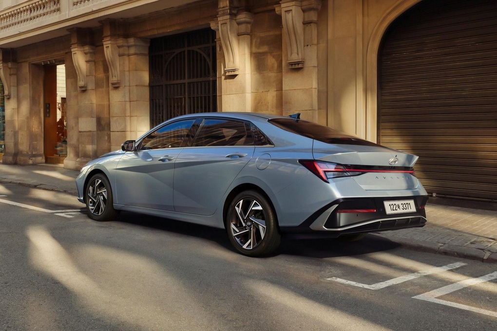 Hyundai Elantra 2024 có nhiều trang bị sẽ ghi điểm với khách Việt - 5 Hyundai Elantra 2024 có nhiều trang bị sẽ ghi điểm với khách Việt - 5
