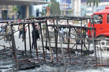 Tàn lửa hàn xì thiêu rụi cổng chào Triển lãm Giảng Võ