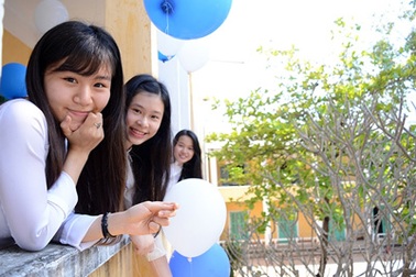 Đà Nẵng: “Teen” THPT Phan Châu Trinh lưu kỷ niệm với trường xưa