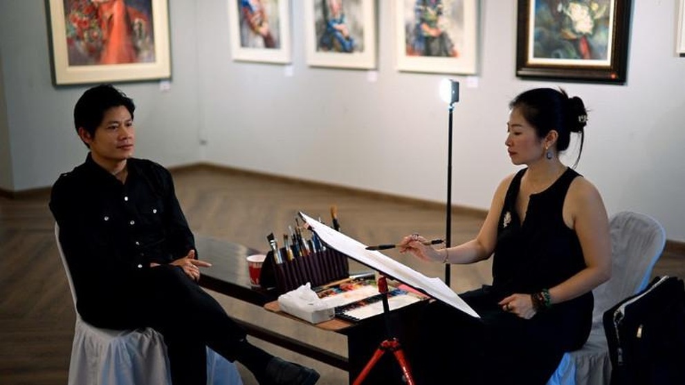 Ngắm chân dung các nghệ sĩ nổi tiếng qua tranh - 3