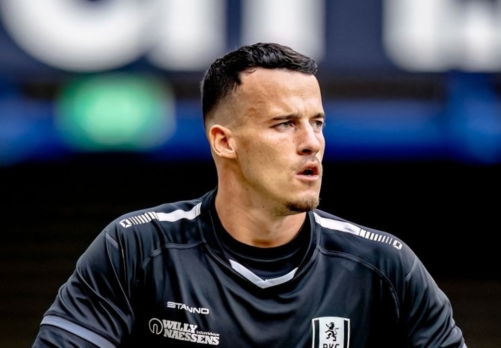 Trận đấu của Ajax Amsterdam hủy giữa chừng do thủ môn bất tỉnh - 3 Trận đấu của Ajax Amsterdam hủy giữa chừng do thủ môn bất tỉnh - 3