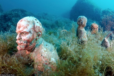 Rùng mình với công trình "ma ám" dưới nước