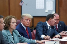 Ông Trump đối mặt tương lai nào sau khi bác bỏ 34 tội danh?