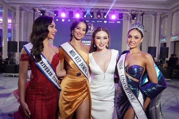 Tỷ phú chuyển giới nắm bản quyền Miss Universe phản hồi tin đồn vỡ nợ - 2