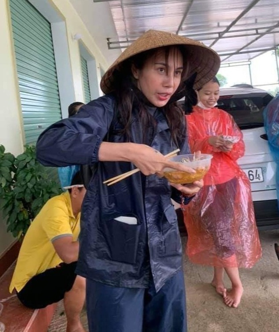 Thủy Tiên lên tiếng về việc có thể gặp rắc rối khi nhận hơn 100 tỷ đồng - 3 Thủy Tiên lên tiếng về việc có thể gặp rắc rối khi nhận hơn 100 tỷ đồng - 3