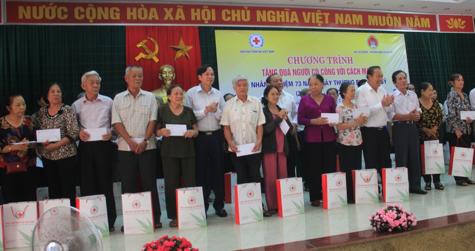Phó Thủ tướng Chính phủ, Bộ trưởng Bộ LĐ-TBXH tri ân các anh hùng, liệt sĩ - 9 Phó Thủ tướng Chính phủ, Bộ trưởng Bộ LĐ-TBXH tri ân các anh hùng, liệt sĩ - 9