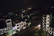 Hải Phòng, Quảng Ninh bị "tê liệt" nhiều nơi do bão số 3